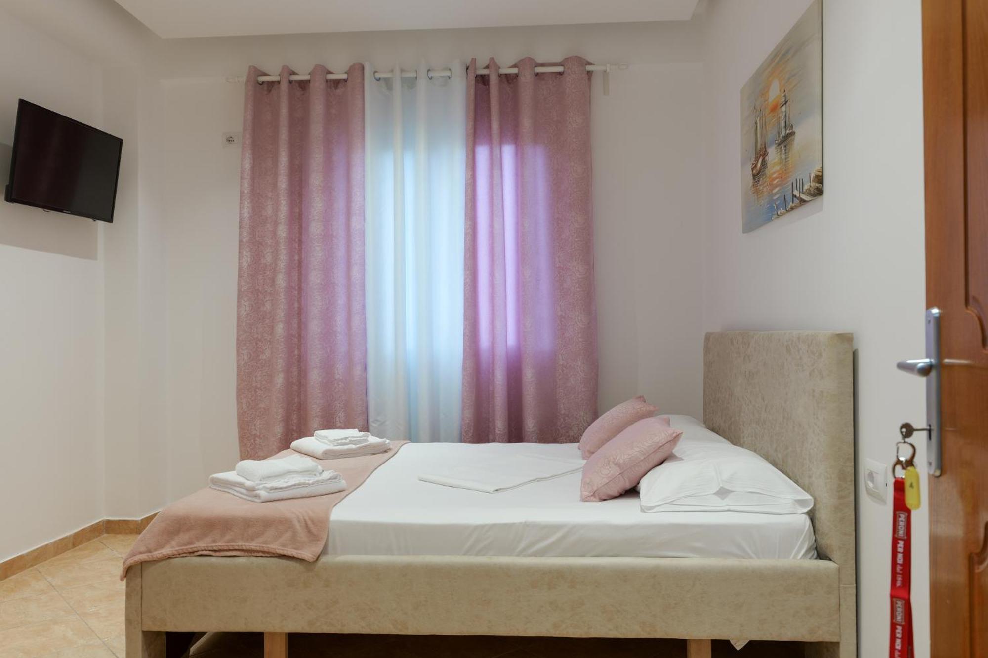 Vila Veli Brothers Sarandë エクステリア 写真