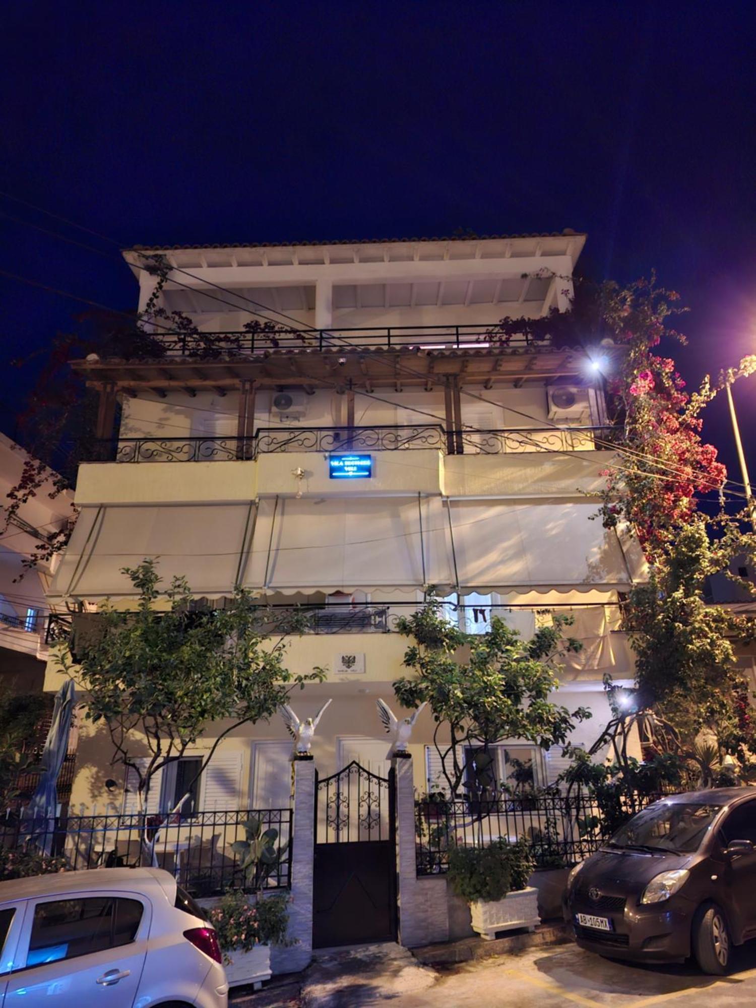Vila Veli Brothers Sarandë エクステリア 写真