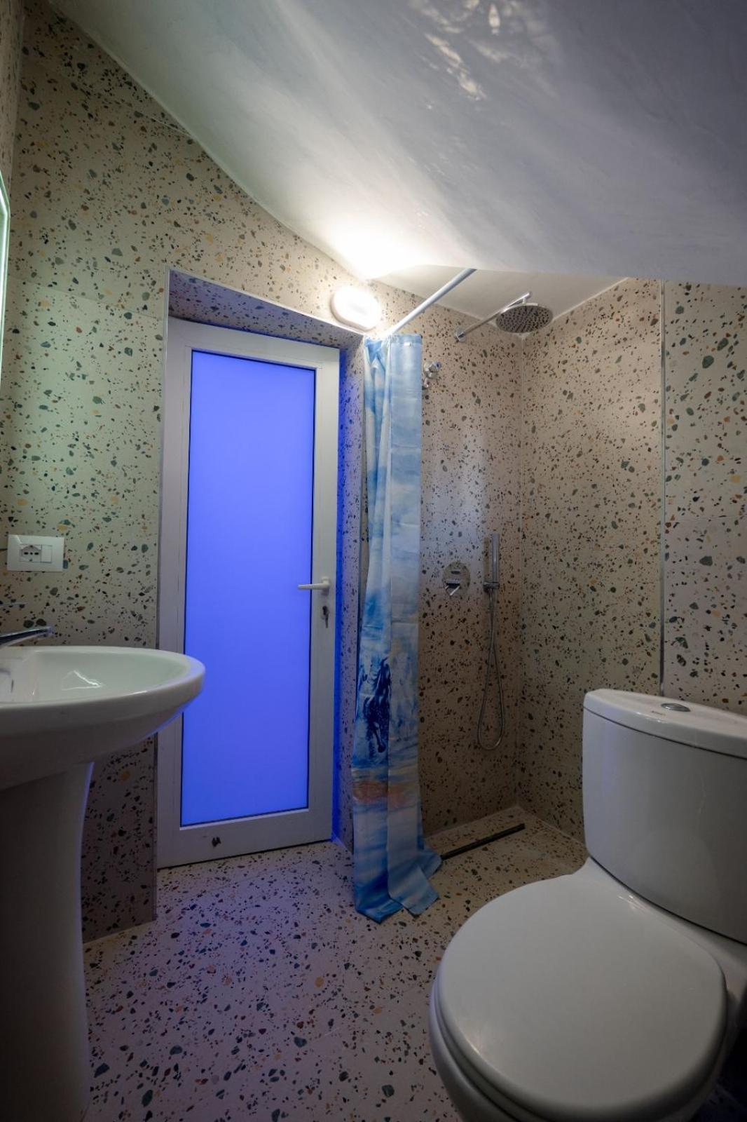 Vila Veli Brothers Sarandë エクステリア 写真